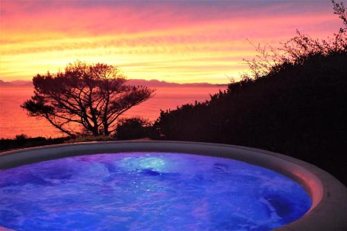 Froggy Farm Villa | Penguinden - Private Villa with Sea Views