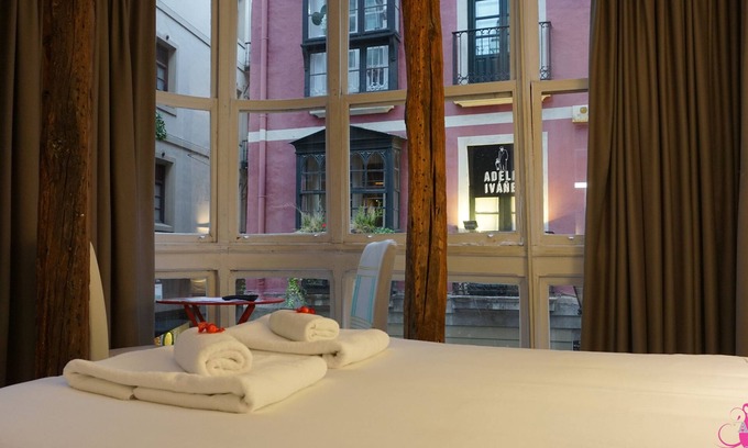 Bilbao Old Town House | Pensión AliciaZzz Bed & Breakfast