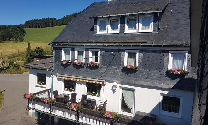 Sorpetal House | Pension Bergfrieden