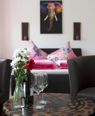 Halle House | Pension Café & mehr