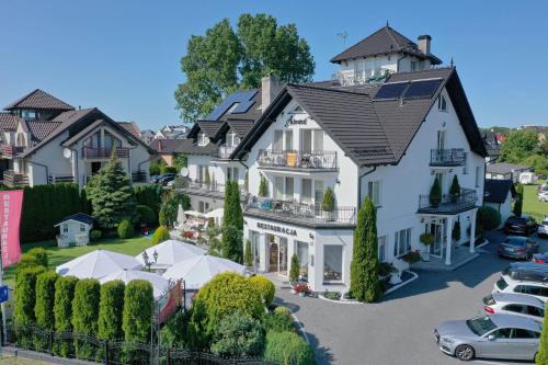 Jastarnia Bed & Breakfast | Pensjonat & Restauracja Admirał