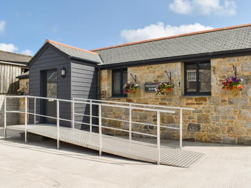 Constantine House | Pentarow