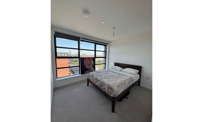 Livesey Condo | Penthouse 5min from London Bridge Full Panoramic Views