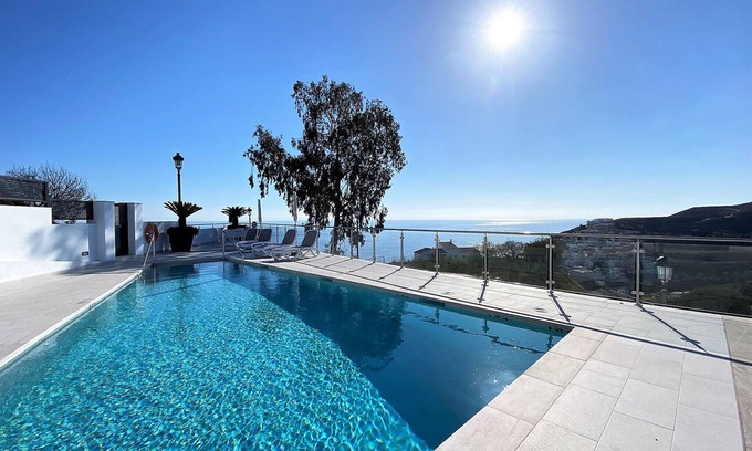 Nerja Apartment | Penthouse Balcon del Mar 124 by Casasol