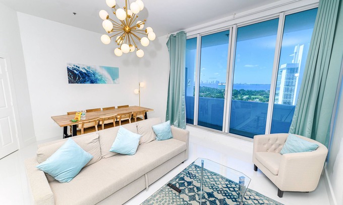 La Gorce House | PentHouse Balcony Bayfront