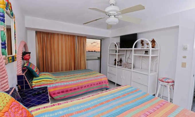 Ixtapa Condo | Penthouse Condo Ocean & Beach front views. Located on Hotel Row