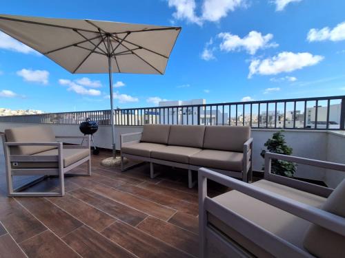 Mosta Apartment | Penthouse Retreat for Couples in Historic Mosta