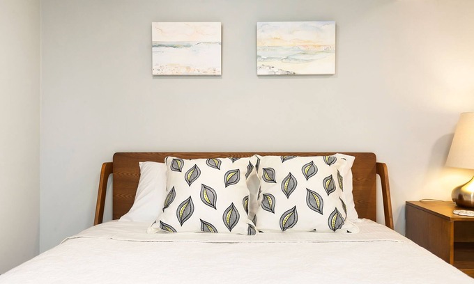 Wallingford Apartment | Perch - The Farmhouse B: Walk to Lake Union/Cozy 1BR with Backyard Retreat