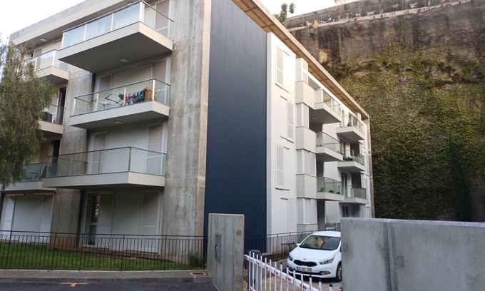 Santa Cruz Condo | Perfect 5 minutes to the: airport