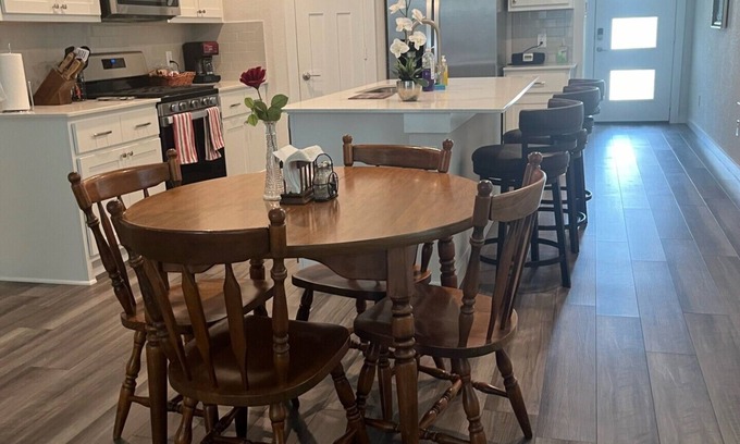 Wellborn House | PERFECT AGGIE HOME AWAY FROM HOME n