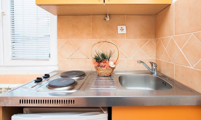 Prijevor Apartment | Perfect Budva Stay Near the Sea & Aqua Park - One Bedroom Apartment 3/1