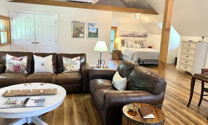 Fairview Apartment | Perfect for Two! Oak Hill in Fairview. 30min from Nashville or Franklin