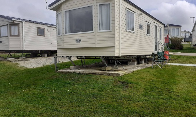 Perranporth Ski Chalet | PerranporthCaravan/2bedroom/Tv/GasFire
