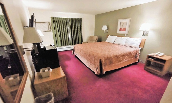 Staples Hotel | Pet-Friendly Comfort Room w/Affordable Rates – Close to Wobegon Trails