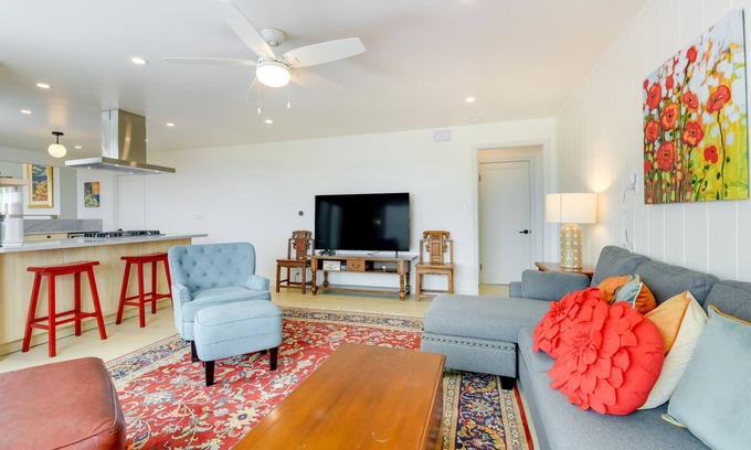 El Cerrito House | Pet-Friendly El Cerrito Home: Deck, Sauna & Views!