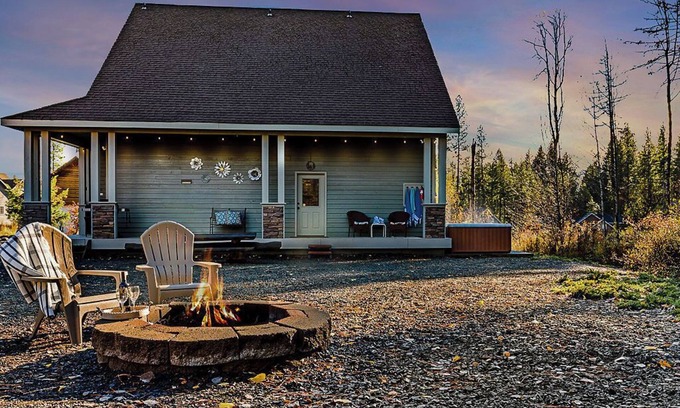 Ronald House | Pet Friendly, Hot Tub, EV Charger & Skiing/Snowmobile trails near by!