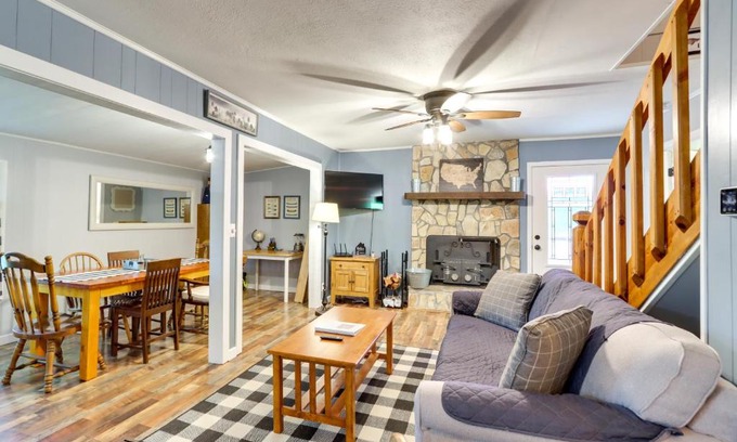 Murphy House | Pet-Friendly Murphy Home Grilling Deck and Fire Pit