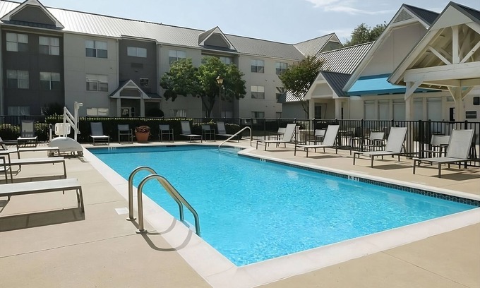 Fossil Creek Hotel | Pet-friendly Property! Outdoor Swimming Pool, Free Parking and Breakfast!