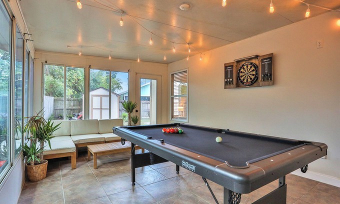 Golden Glades - The Woods House | Pet-Friendly Rental, Pool Table, 7 Min to Mayo Clinic!