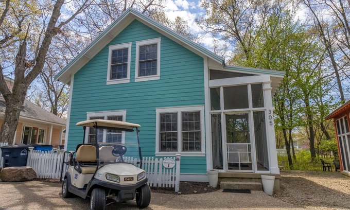 Michigan City Cottage | Pet Friendly Resort Charmer w/Golf Cart