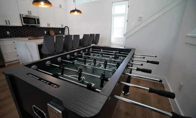 Northside Villa | Pet Friendly Stylish 4 Bedroom home Close to All