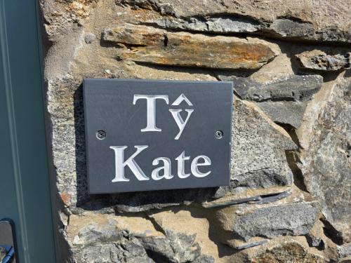 Tanygrisiau House | Pet friendly two bedroom cosy cottage