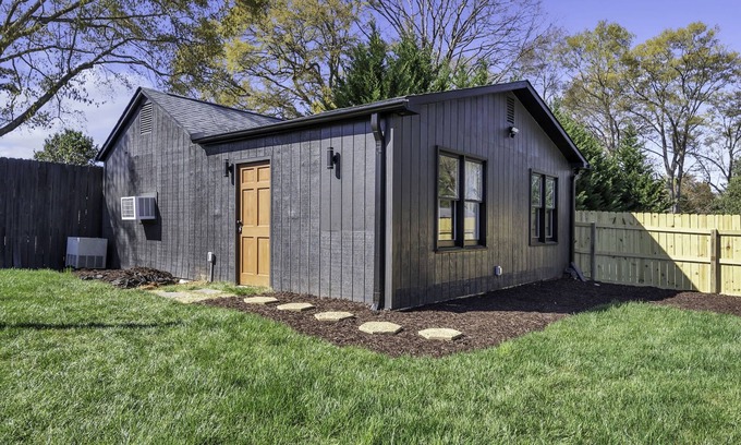 Greenville House | Pet-friendly, 5BR,4BA 8-bed, private pool+firepit, home + apt, 3 min to Furman