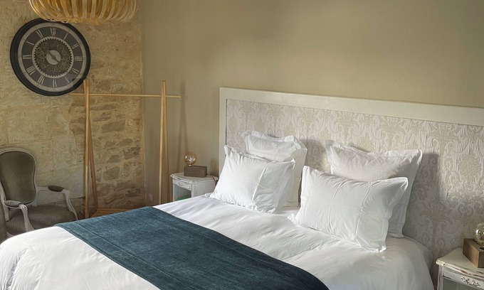 Oiron Apartment | Petit Studio Charmant au Château Avec Piscine et spa