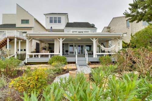 Willoughby Spit House | Pets Welcome Beachfront Family Retreat in Norfolk
