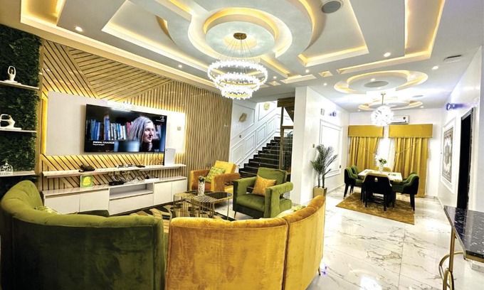 Benin City Apartment | Pharrel Diplomatic Plus 3 Bedroom Suite