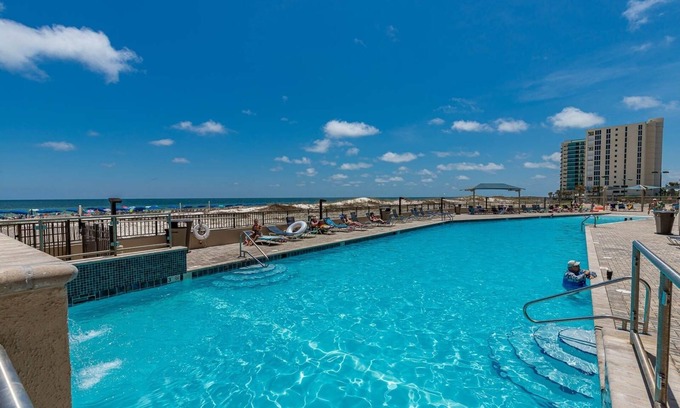 Orange Beach East Condo | Phoenix X 1013 3 Bedroom Condo