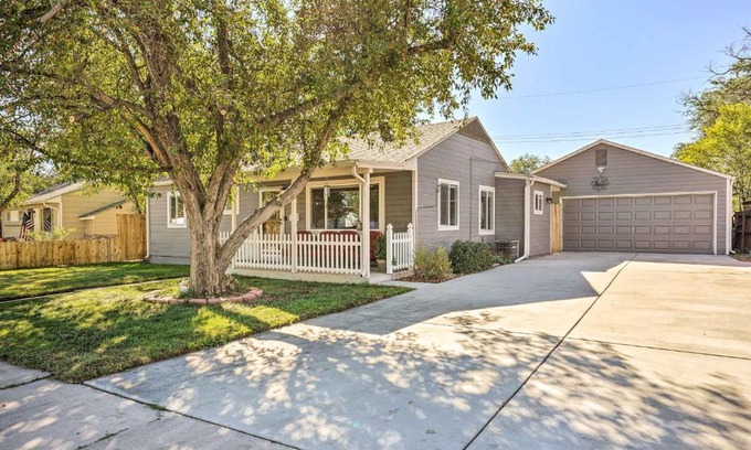 Central Colorado Springs House | Picturesque Colorado Springs Vacation Home!