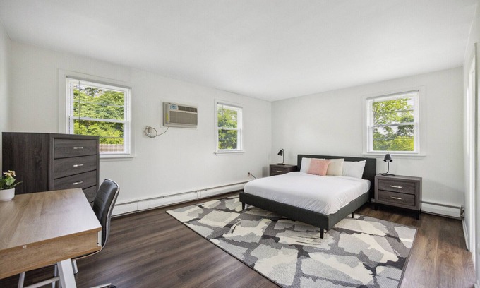 Newark Apartment | Pine Brook 1108 I Pool Gym I Free Parking !