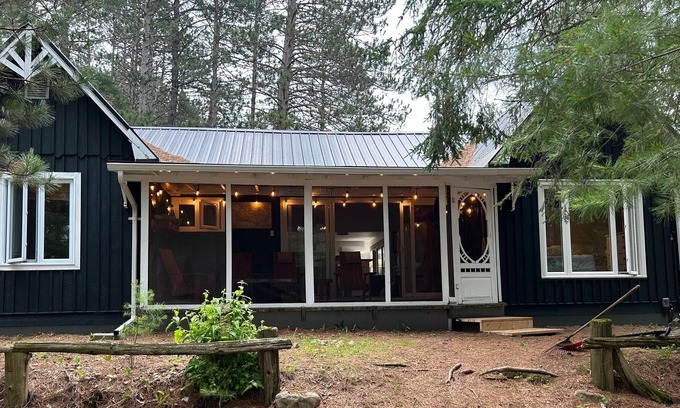 L'Amable Cottage | Pine Forest Cottage