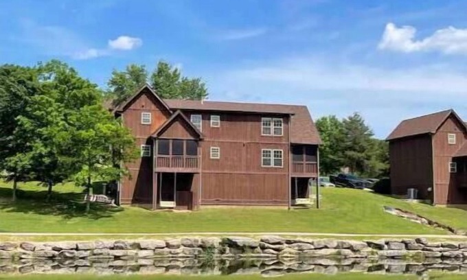 Reeds Spring House | Pine Grove Cabin