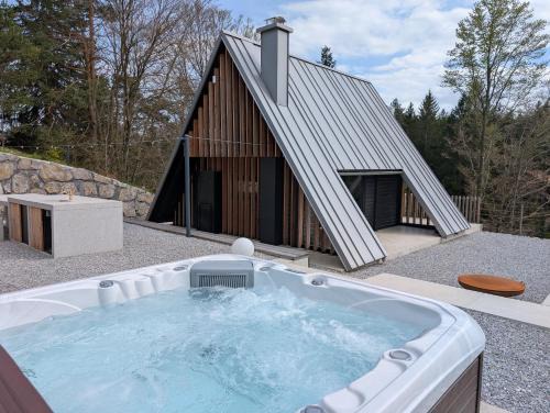 Obcina Brezovica Ski Chalet | Pine Hill RUBY with free jacuzzi