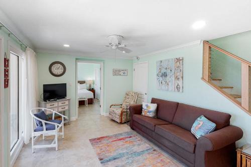 Sunnyside Apartment | Pinnacle Port A-714