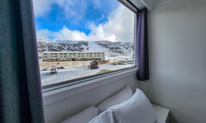 Perisher Valley Cabin | Pipers Lodge