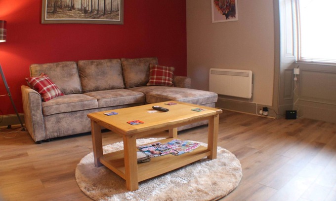 Pitlochry Apartment | Pitlochry Stay-Sleeps 2-Central & Connected