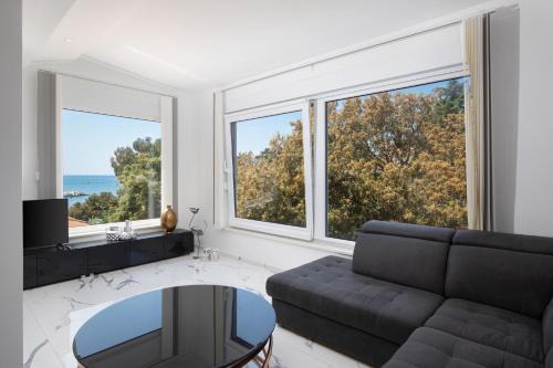 Pjescana Uvala Apartment | Pjescana Uvala Sea View Apartment