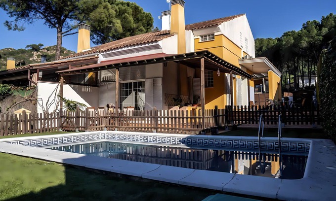 Las Jaras House | Pleasant holiday home in Cordoba with garden