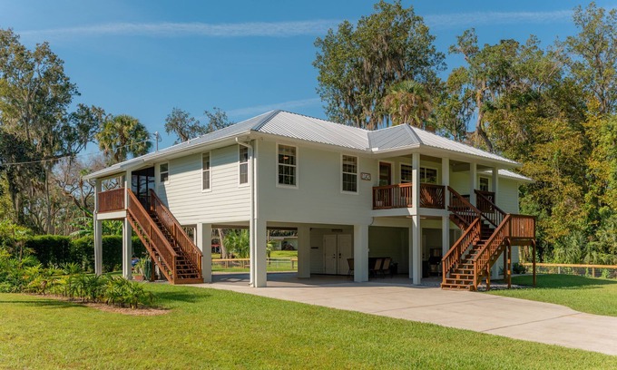 Crystal River House | Pleasant Point, a blue spring waterfront home on Kings Bay in Crystal River, Fl.