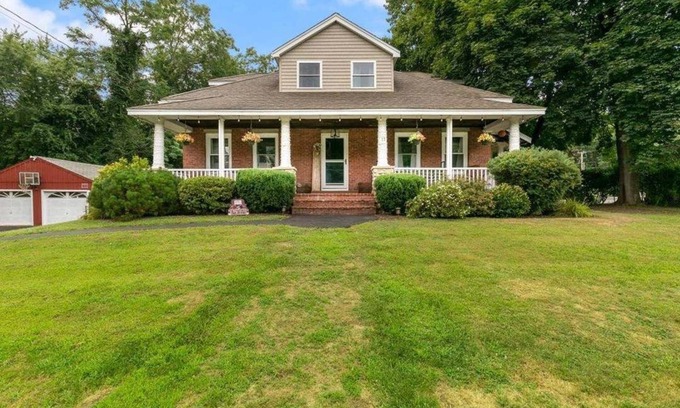 Plaistow House | Pleasant spacious cozy home