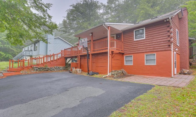 Tobyhanna House | Pocono Vacation Rental with Game Room!