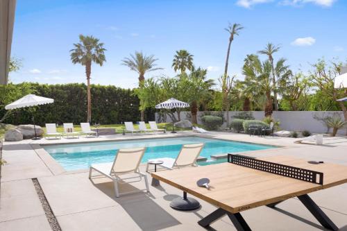 La Quinta House | Polo Villa 8 by AvantStay Kitchen, Pool & Spa 260-326 6 Bedrooms