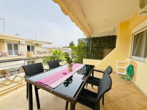Paralia Ofryniou Apartment | Polyxeni's Summer Escape