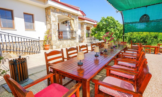 Dalyan Villa | Pomegranate Garden Villas. Three villas, 12 - 21 guests. Two swimming pools. n