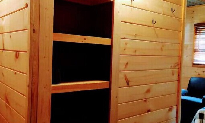 Newland Cabin | Pondside Cabin
