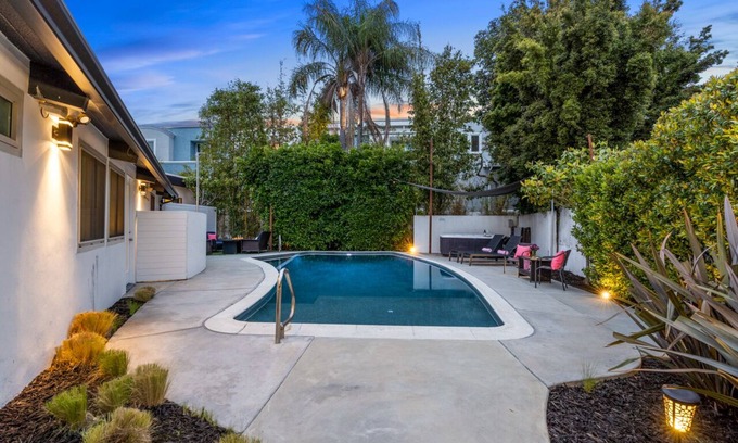 Point Loma House | Pool and Spa/A/C/Open July 9- 15/Pool Table/Pet Friendly