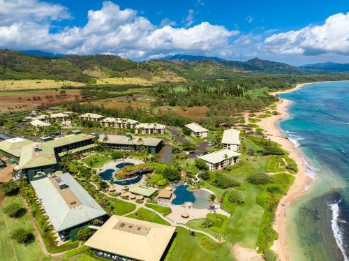 Hanamaulu Apartment | Pool Oceanview Lanai, Beachfront 4-Star Resort, King Bed, AC, Pool, Restaurant, Gym, Spa